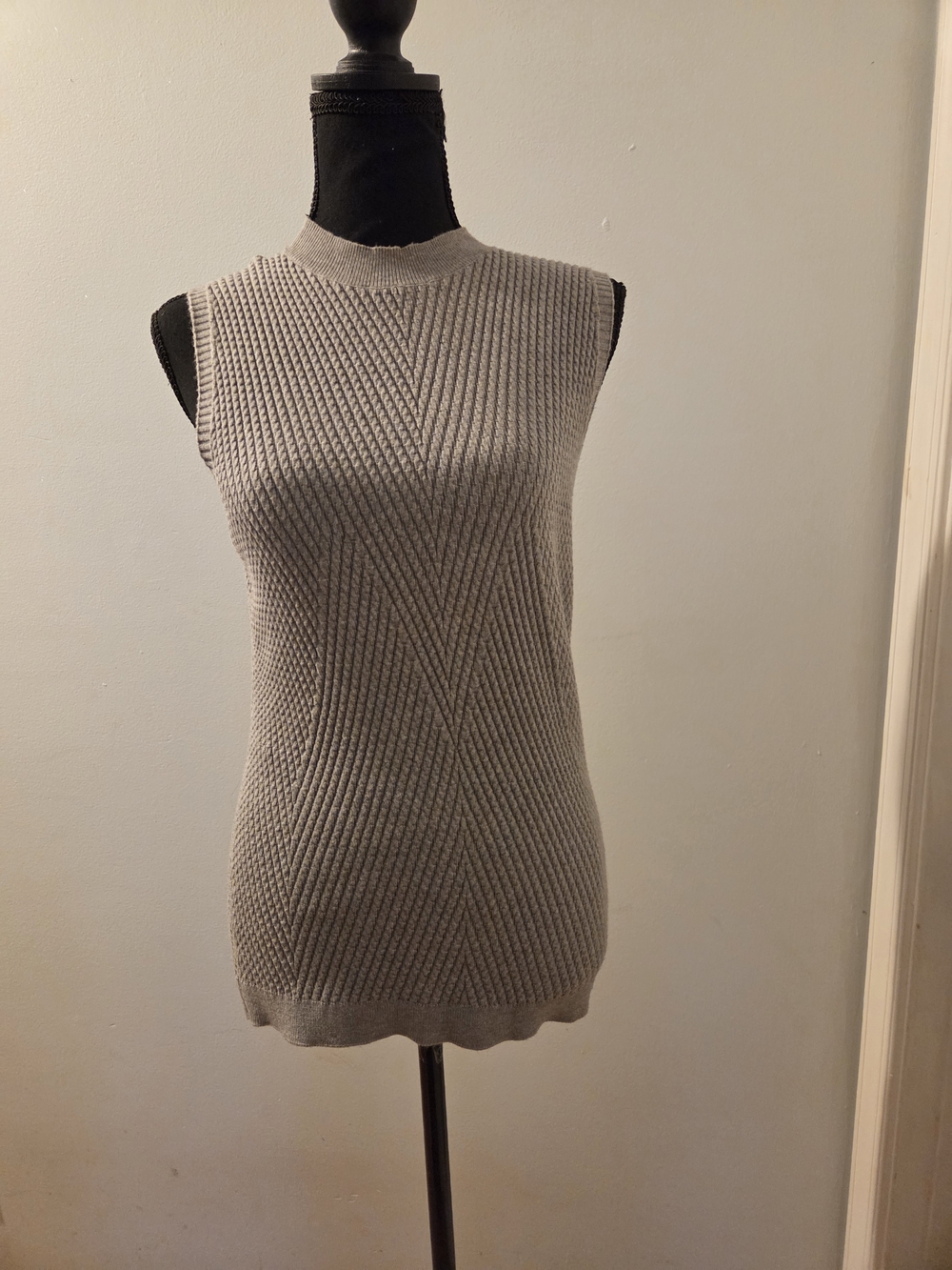 White House Black Market Gray Sleeveless Ribbed Knit High Crew Neck Sweater